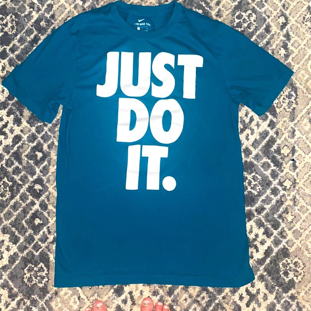 The Nike Tee Small